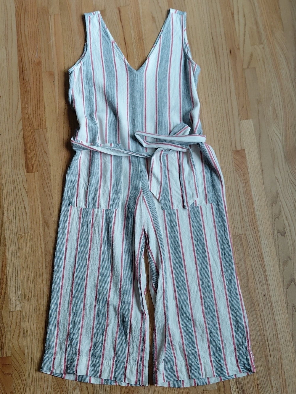 GAP small Red, gray & cream linen romper